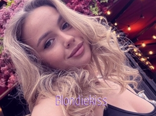 Blondiekiss