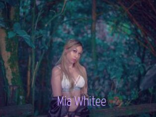 Mia_Whitee