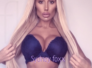 Sydney_foxx