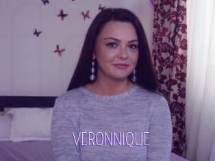 VERONNIQUE_